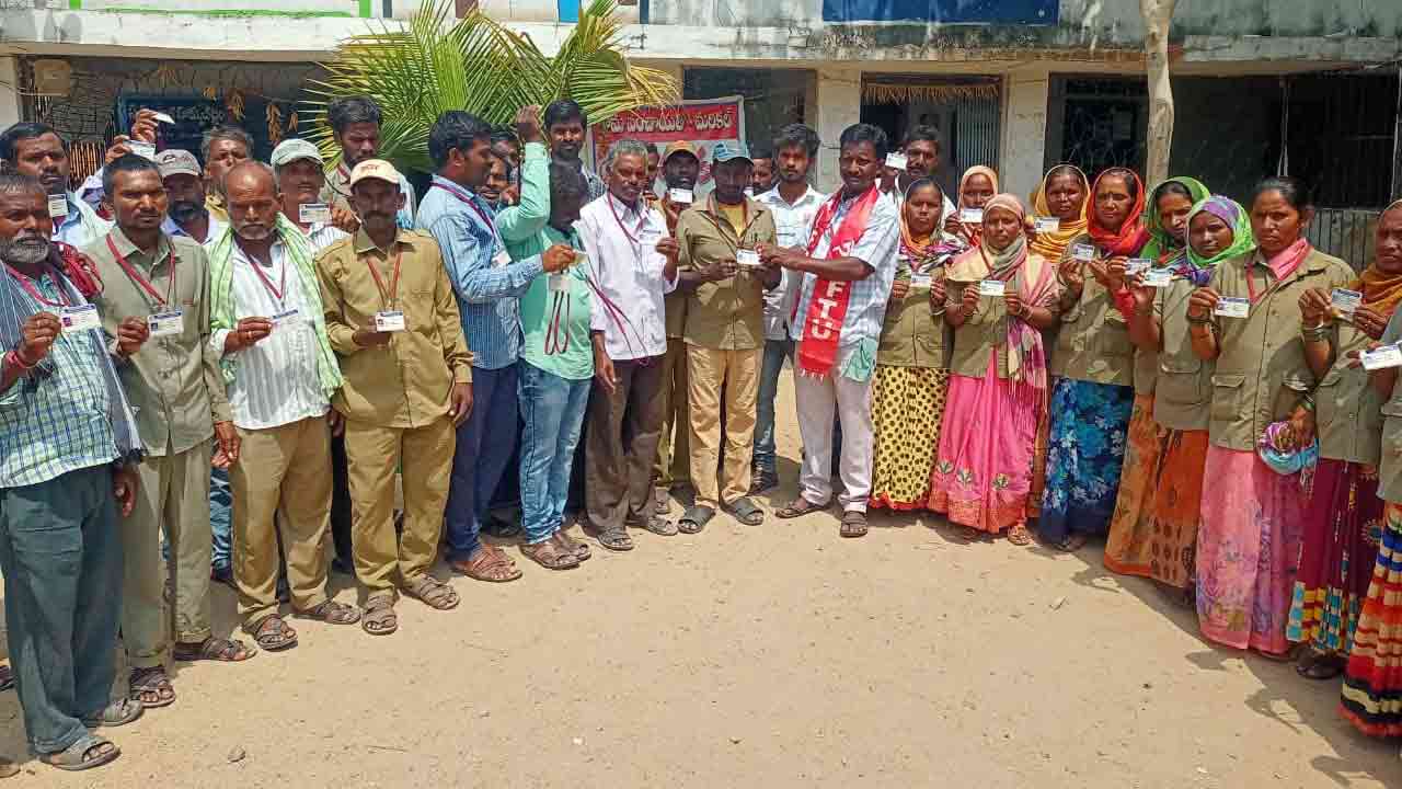 కార్మికుల సంక్షేమంపై ప్రత్యేక దృష్టి