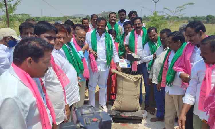 ప్రతి గింజనూ కొనుగోలు చేస్తాం