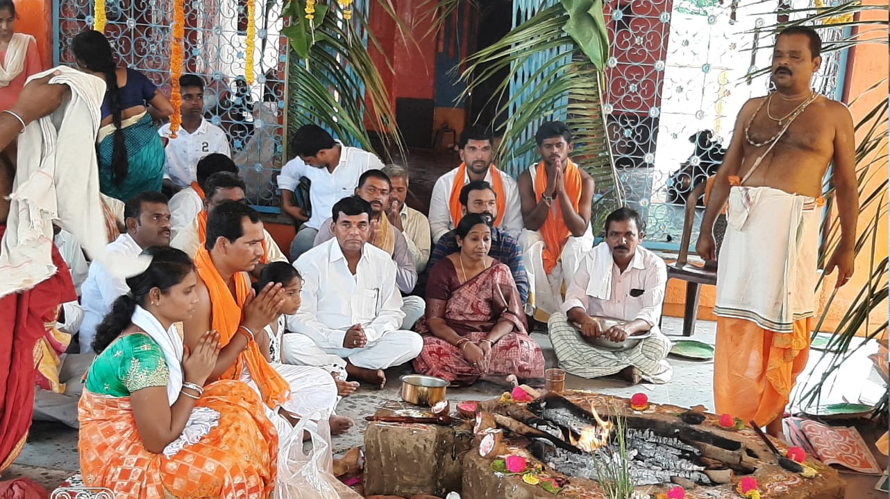 ఘనంగా ధ్వజస్తంభ ప్రతిష్ఠాపన