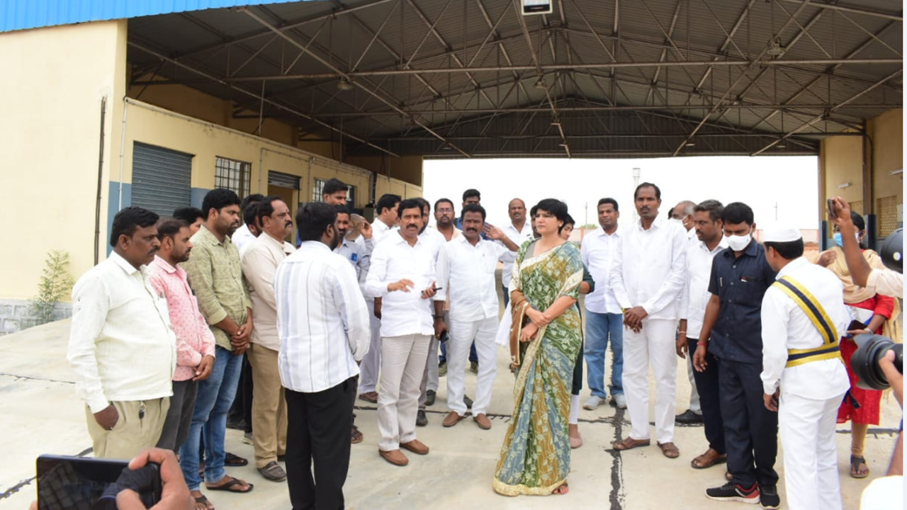 అభివృద్ధి పనులు వేగంగా సాగాలి