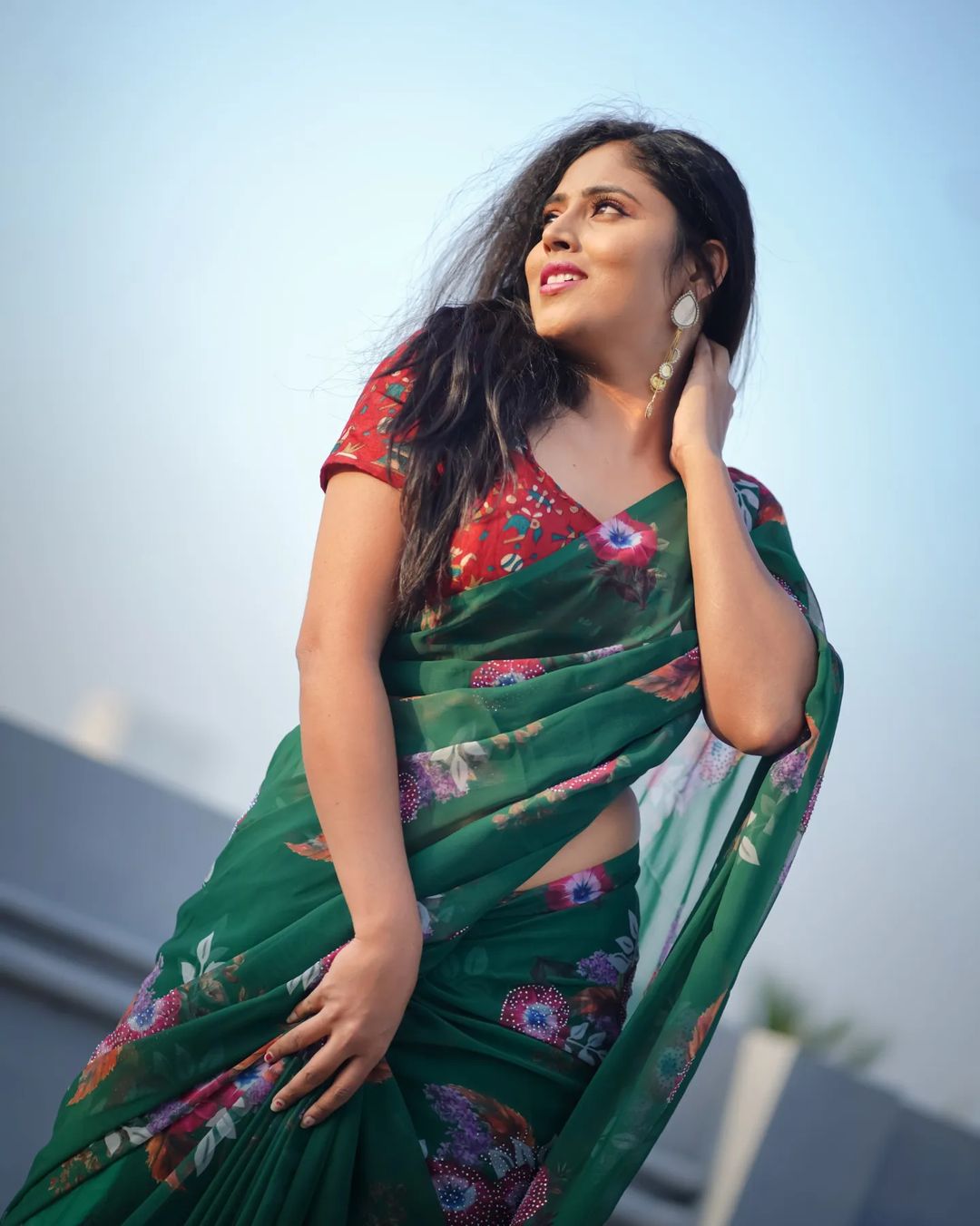 Mahi Maheswari | చూపులతో గుచ్చేస్తున్న మహి మహేశ్వరి..-Namasthe Telangana