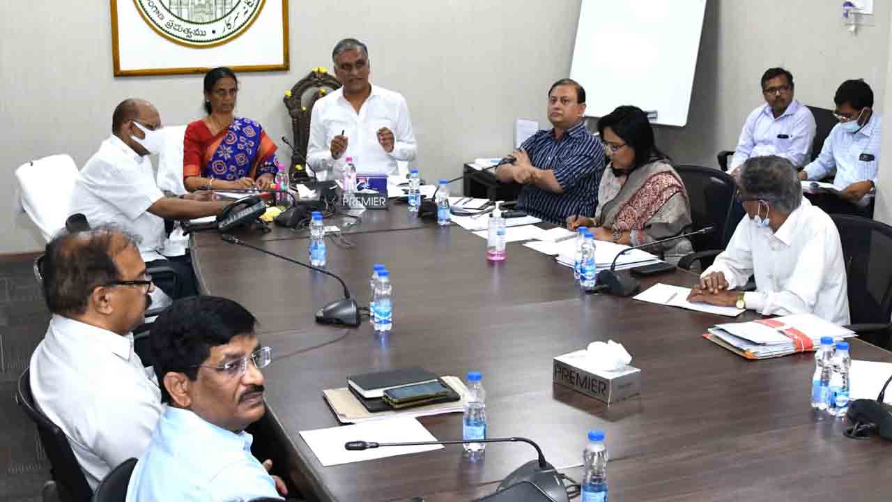 ‘మ‌న ఊరు – మ‌న బ‌డి’ కార్య‌క్ర‌మాన్ని విజ‌య‌వంతం చేయాలి : మంత్రి స‌బిత‌