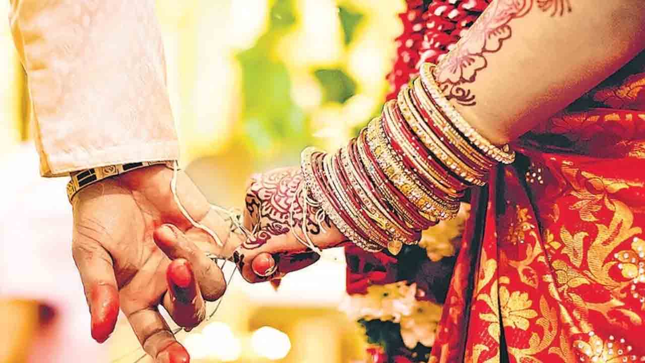 మంచినీళ్లు తాగొస్తానన్న వరుడు.. ఎంత సేపటికీ రాకపోవడంతో అనుమానం.. అసలు ఏమైందంటే?