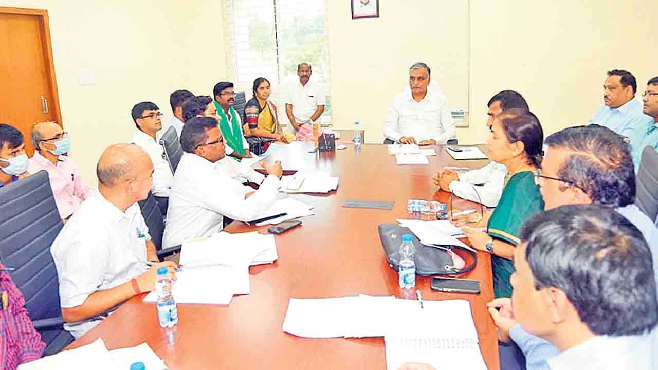 గూడ్స్‌ ద్వారా బియ్యం తరలించాలి