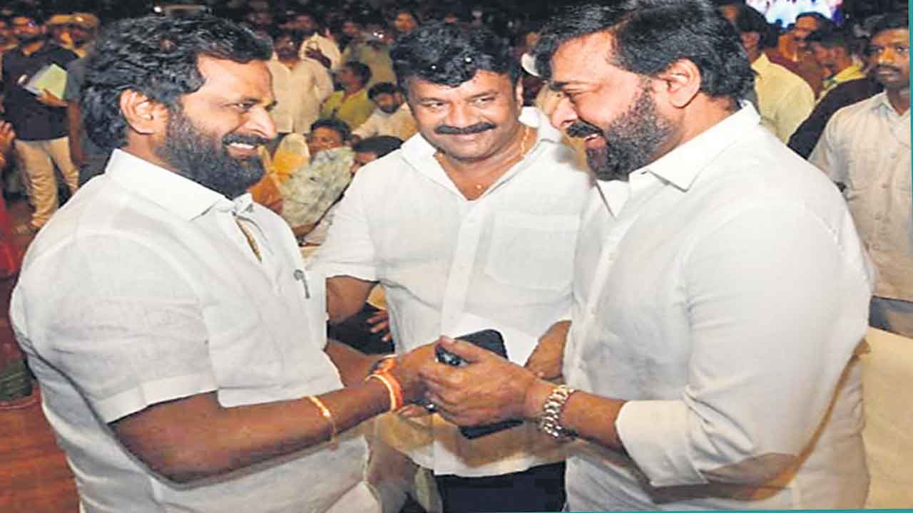 ఘనంగా సినీ కార్మికోత్సవం