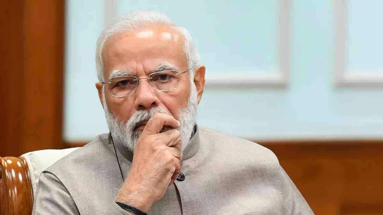 కేంద్ర హోం, రైల్వే, రక్షణ శాఖల్లో భారీగా ఖాళీలు