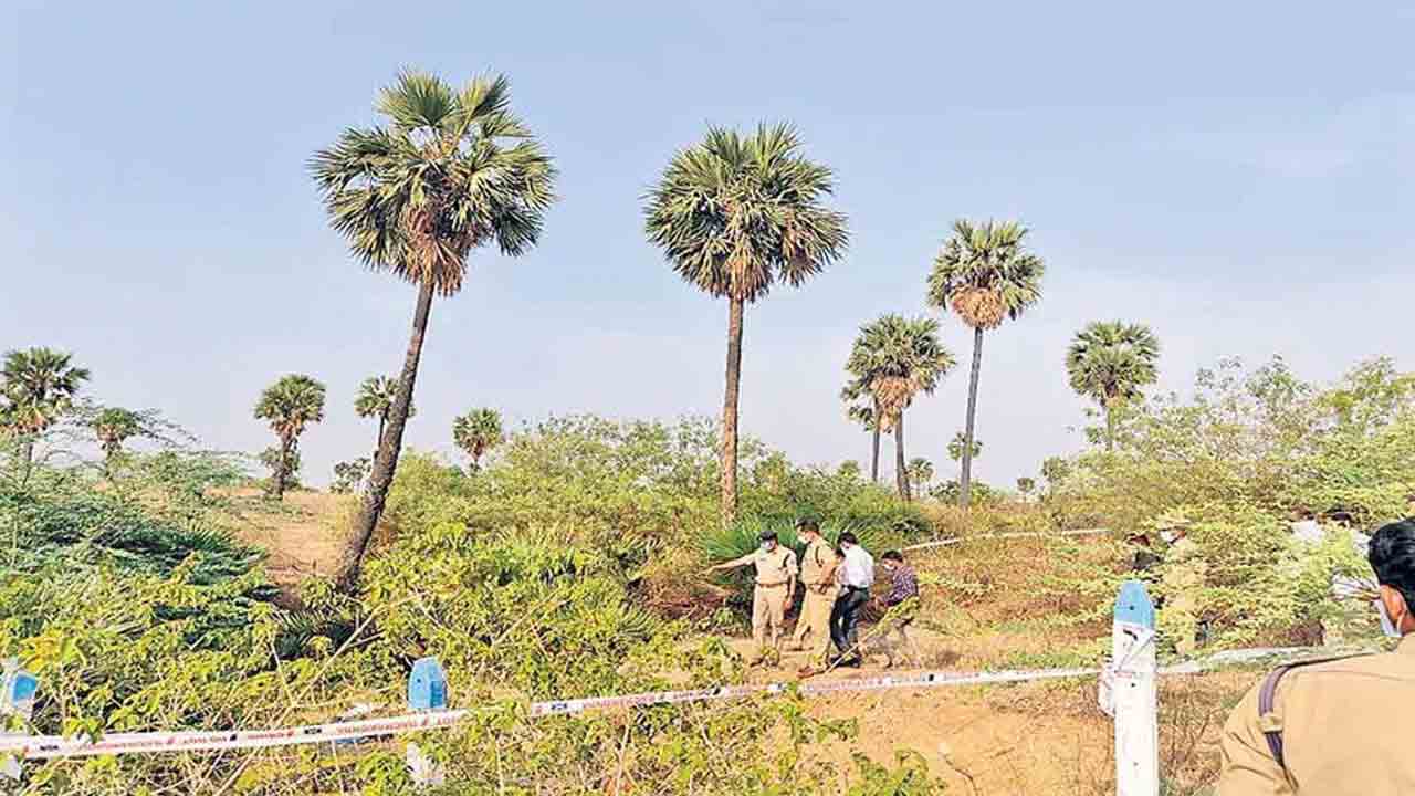 హైద‌రాబాద్‌లో జంట హ‌త్య‌ల కేసు.. చంపింది మృతురాలి భ‌ర్త‌నే..!