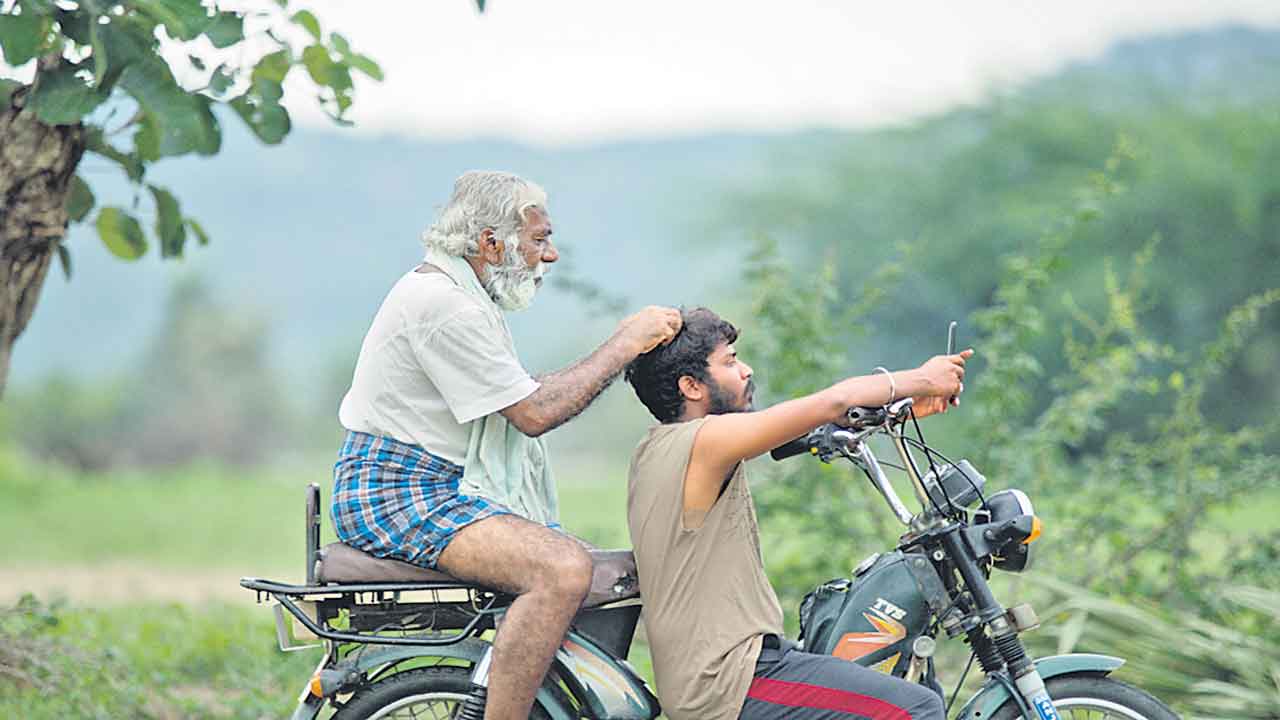 నటుడు కావాలనే కోరికతో..