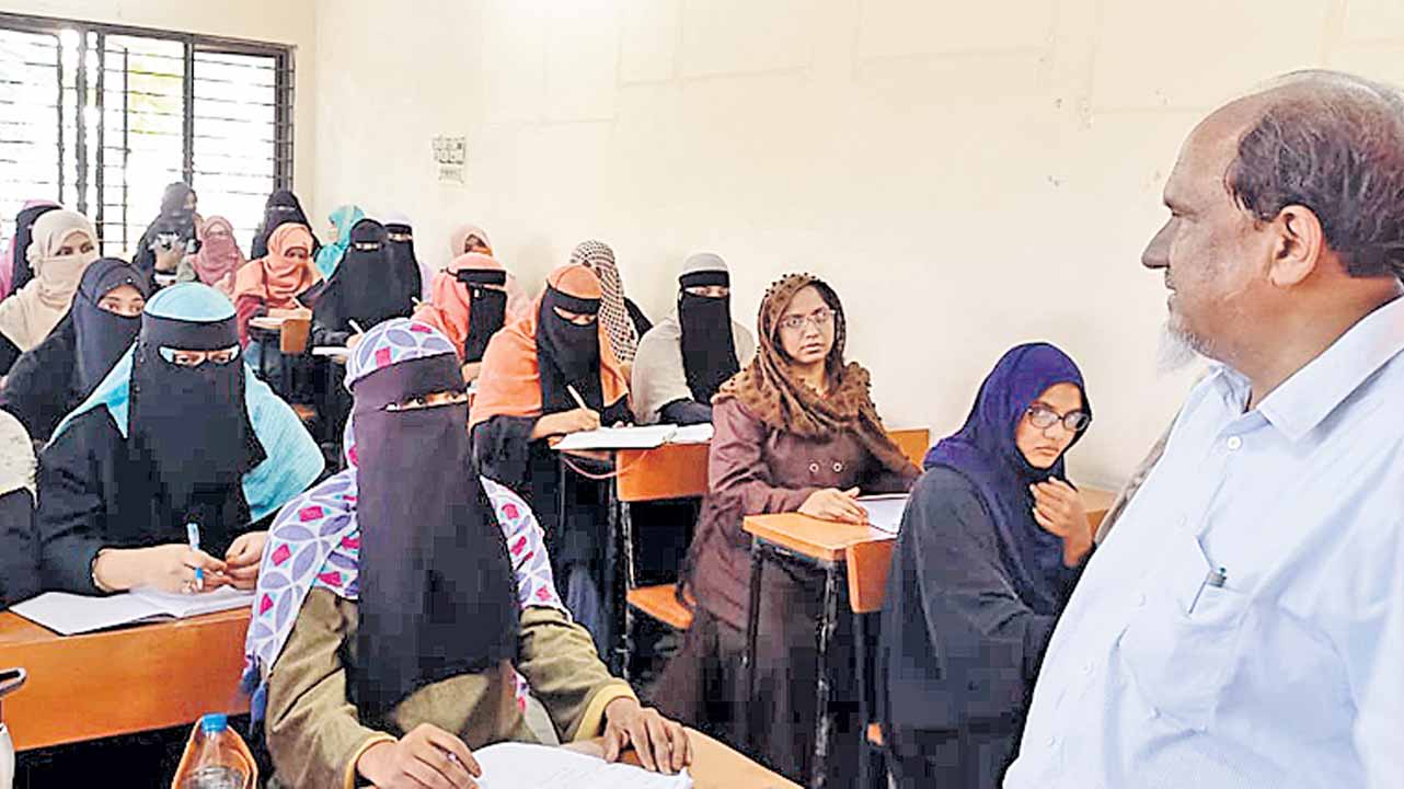 అల్ప సంఖ్యాకుల అభ్యున్నతే ధ్యేయంగా..