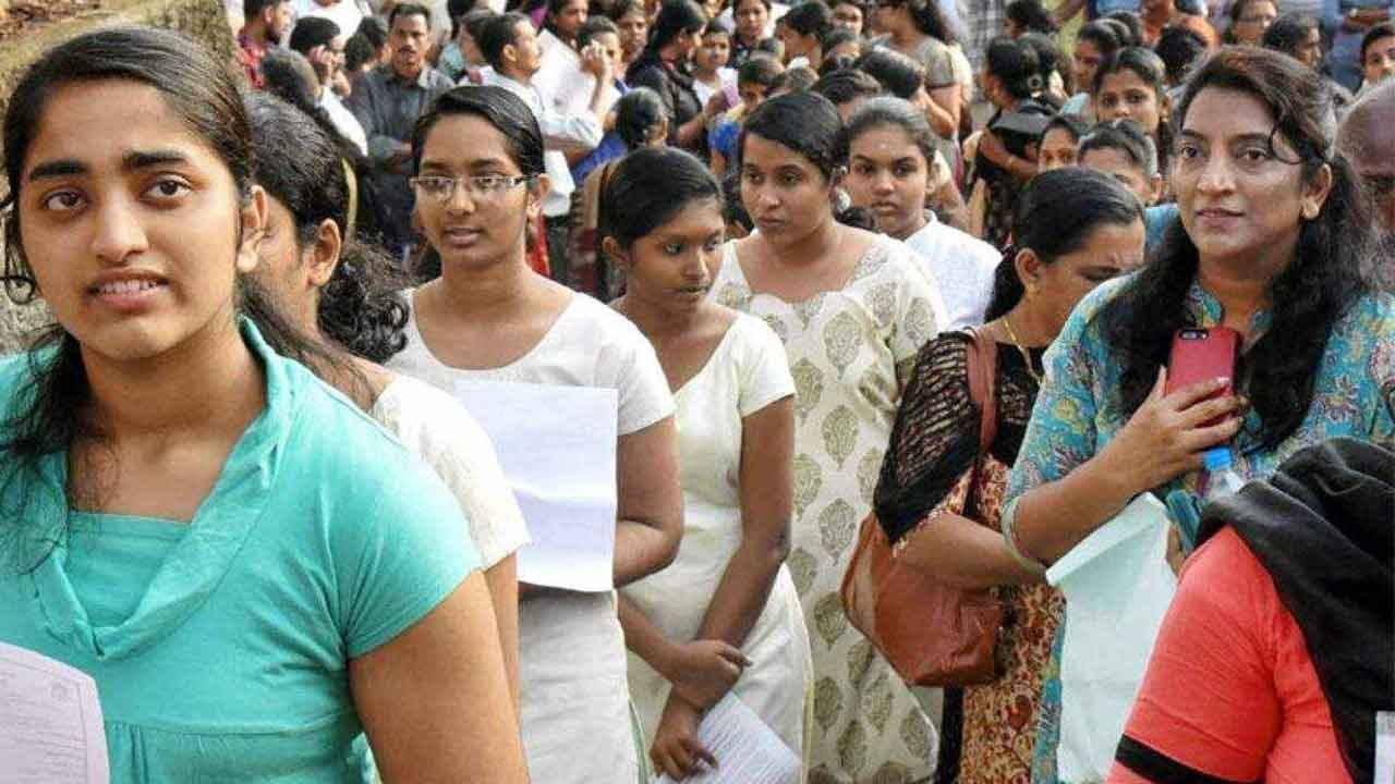 నీట్‌ పీజీ పరీక్షను వాయిదా వేశారా?