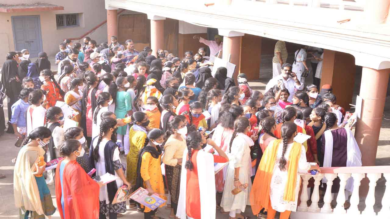 ఇంటర్‌ పరీక్షలు ప్రారంభం