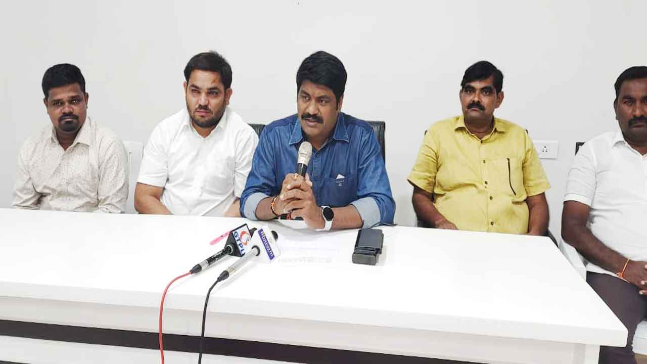 అన్ని రకాల పోటీ పరీక్షలకు ఉచిత శిక్షణ