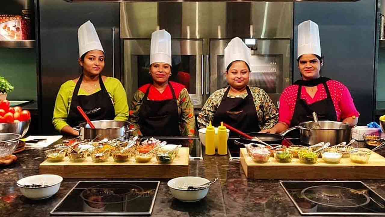 మొఘలాయి వంటకాలను ఇప్పటి తరానికి రుచి చూపిస్తున్న‌రు !!