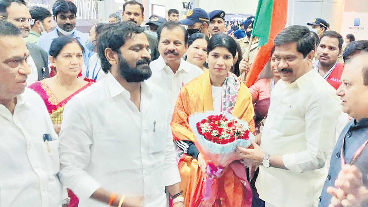 రాష్ర్టానికే గర్వకారణం.. మన ఆడబిడ్డలు