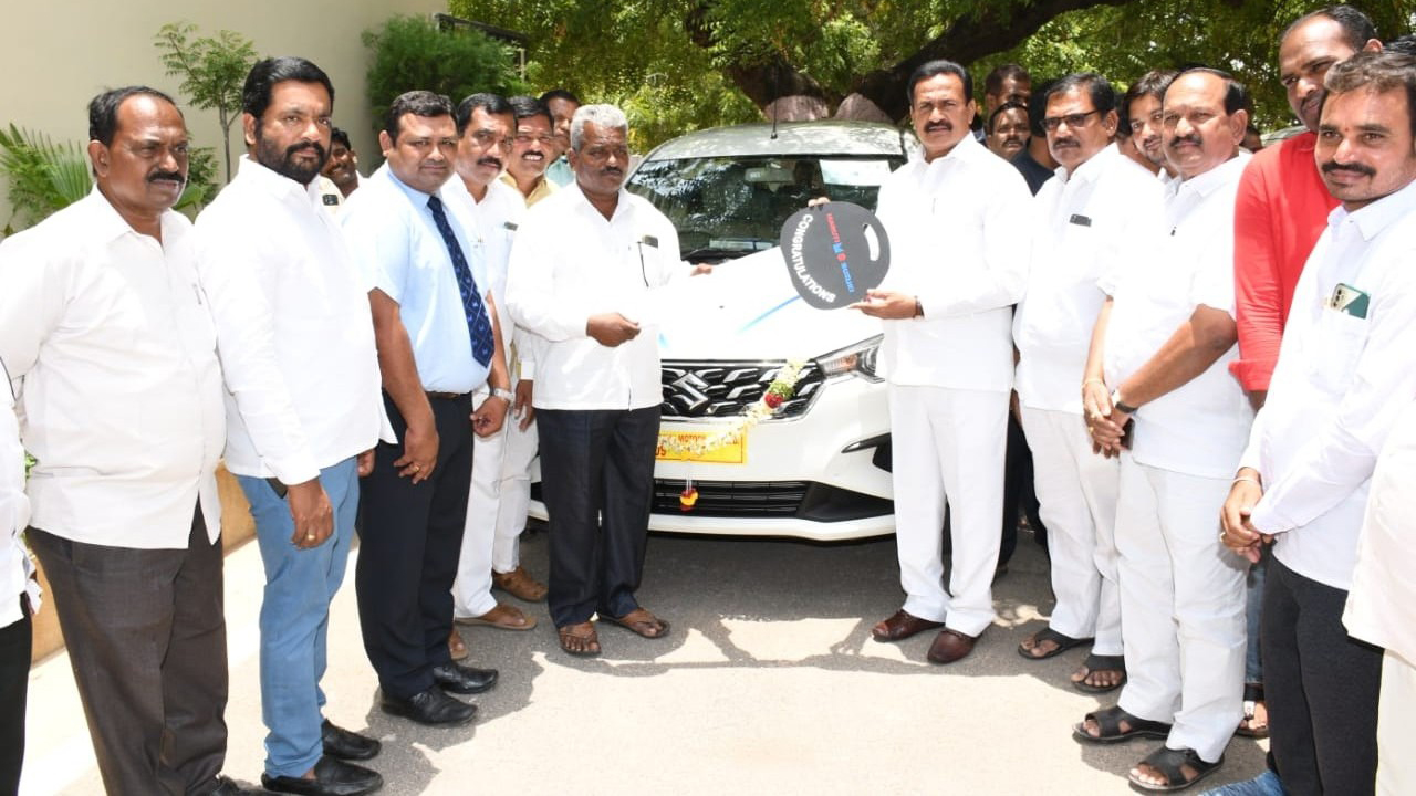 దళితులు ఆర్థికాభివృద్ధి సాధించాలి