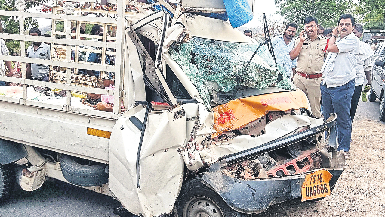 రోడ్డు ప్రమాదంపై కేంద్ర, రాష్ట్ర ప్రభుత్వాల దిగ్భ్రాంతి