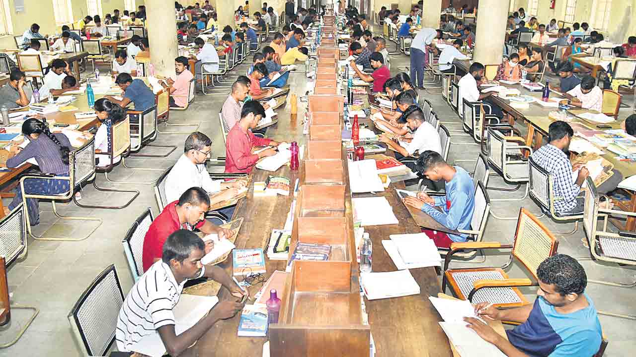 ప్రతి నియోజకవర్గంలో ఫ్రీ కోచింగ్‌ సెంటర్‌