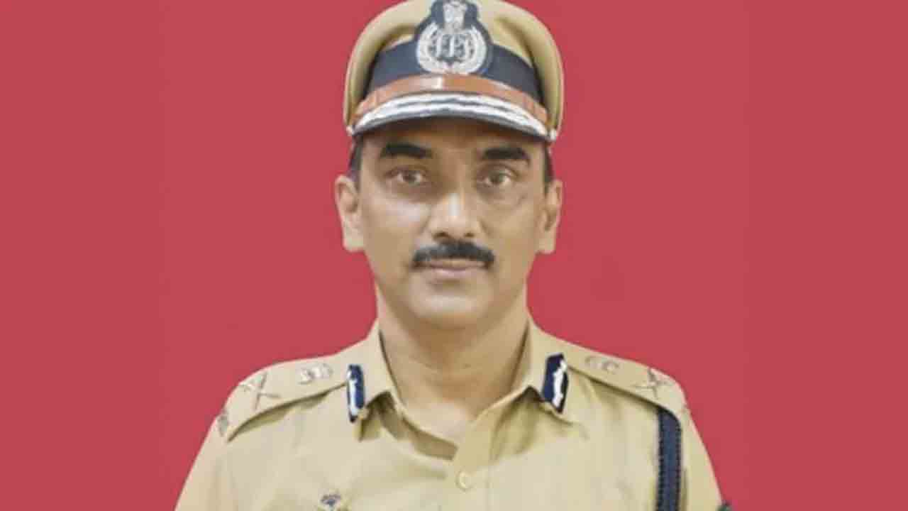 ఎప్పుడూ భార్య చెప్పేదే వినండి… ట్విట్టర్‌ యూజర్‌కు పోలీస్‌ అధికారి సలహా