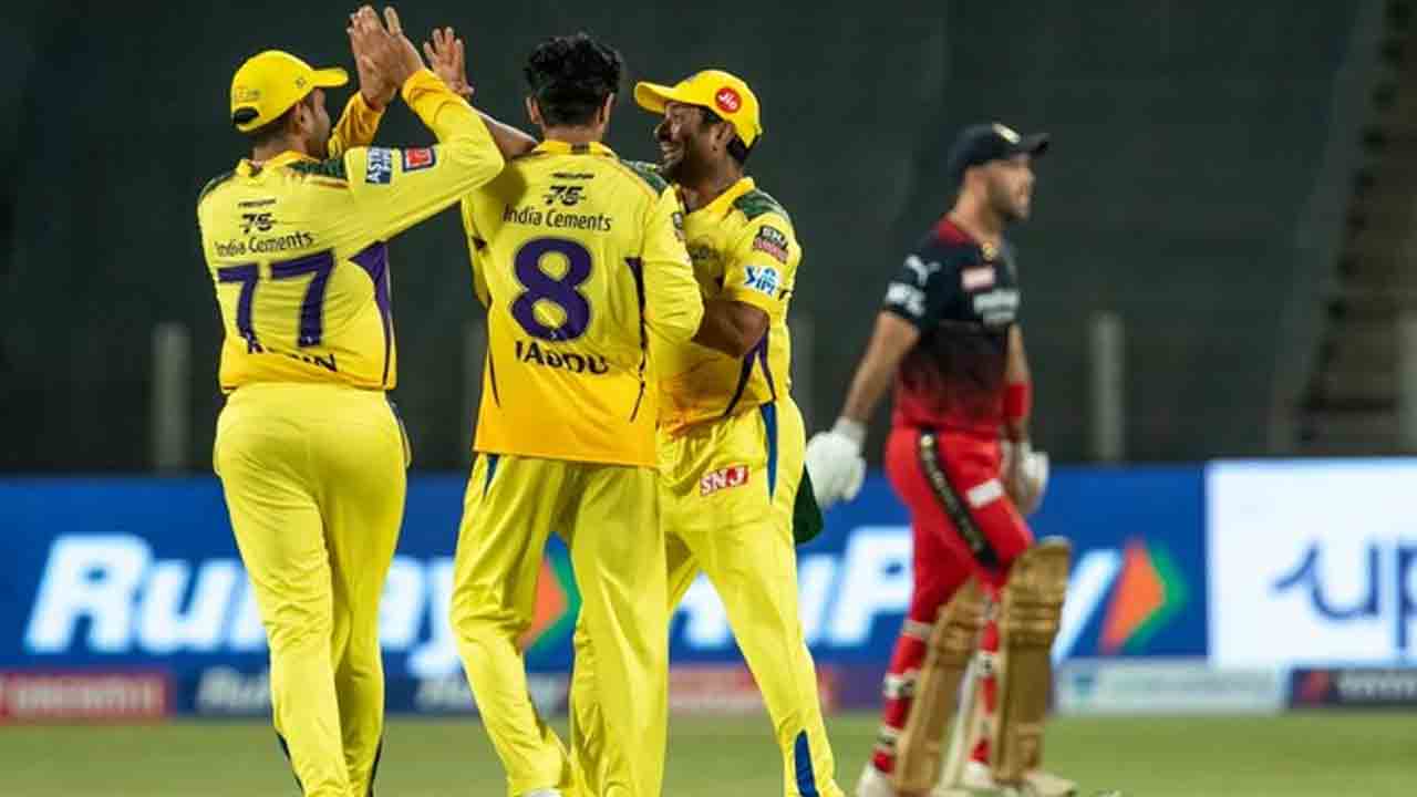 RCB vs CSK | నాలుగో వికెట్ కోల్పోయిన బెంగళూరు.. పటీదార్ అవుట్