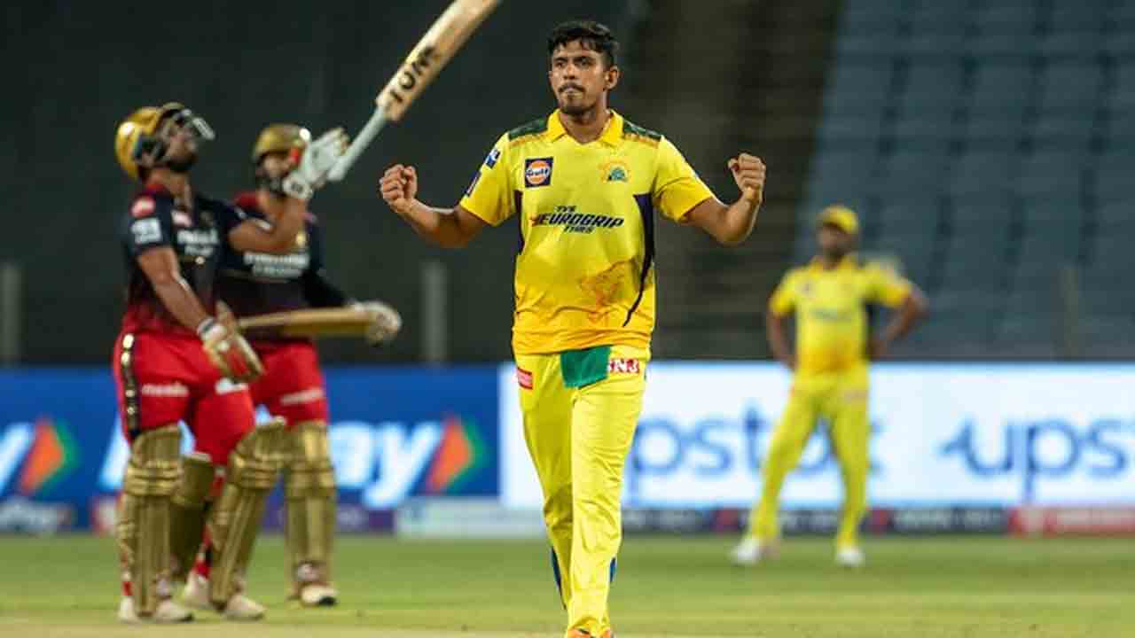 RCB vs CSK | చివర్లో కుప్పకూలిన బెంగళూరు బ్యాటింగ్.. చెన్నై టార్గెట్ ఎంతంటే?