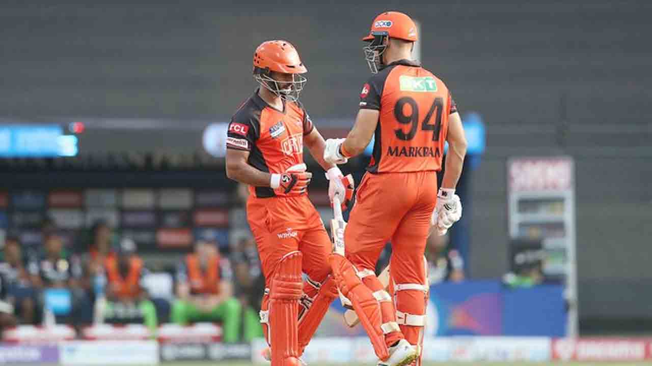 RCB vs SRH | నిదానంగా సాగుతున్న సన్‌రైజర్స్ బ్యాటింగ్