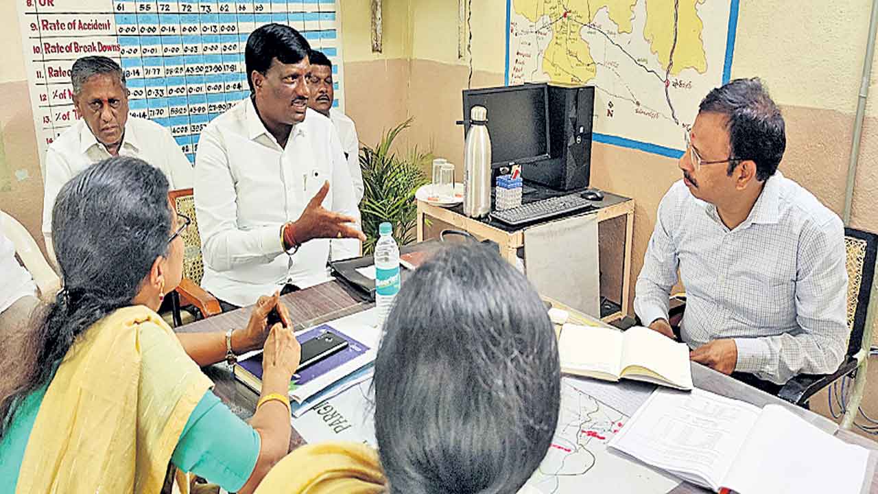 ఒక్క ఆర్టీసీ డిపోనూ ఎత్తివేయం