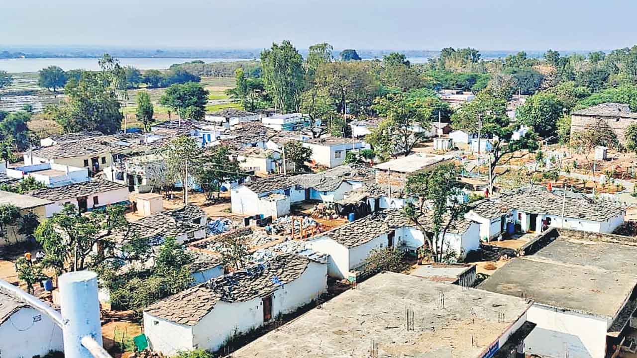 పల్లెల్లో..ప్రగతి వెలుగులు