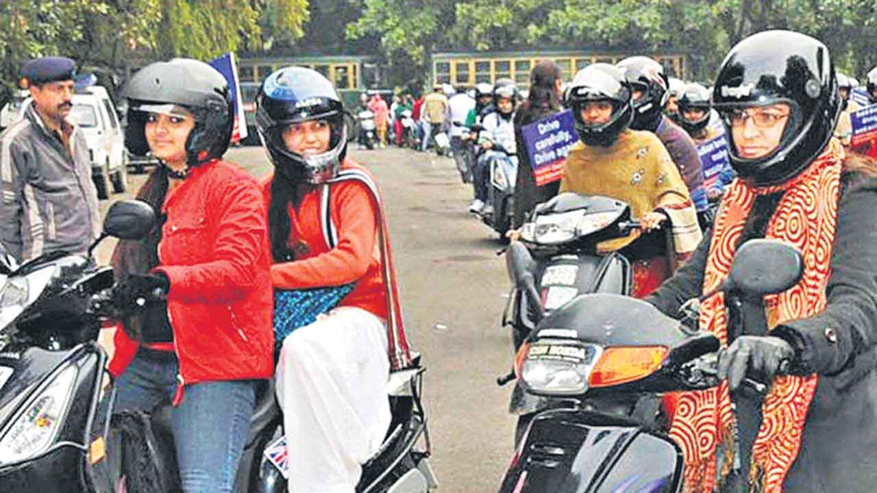 హెల్మెట్‌ భారం కాదు.. భరోసా