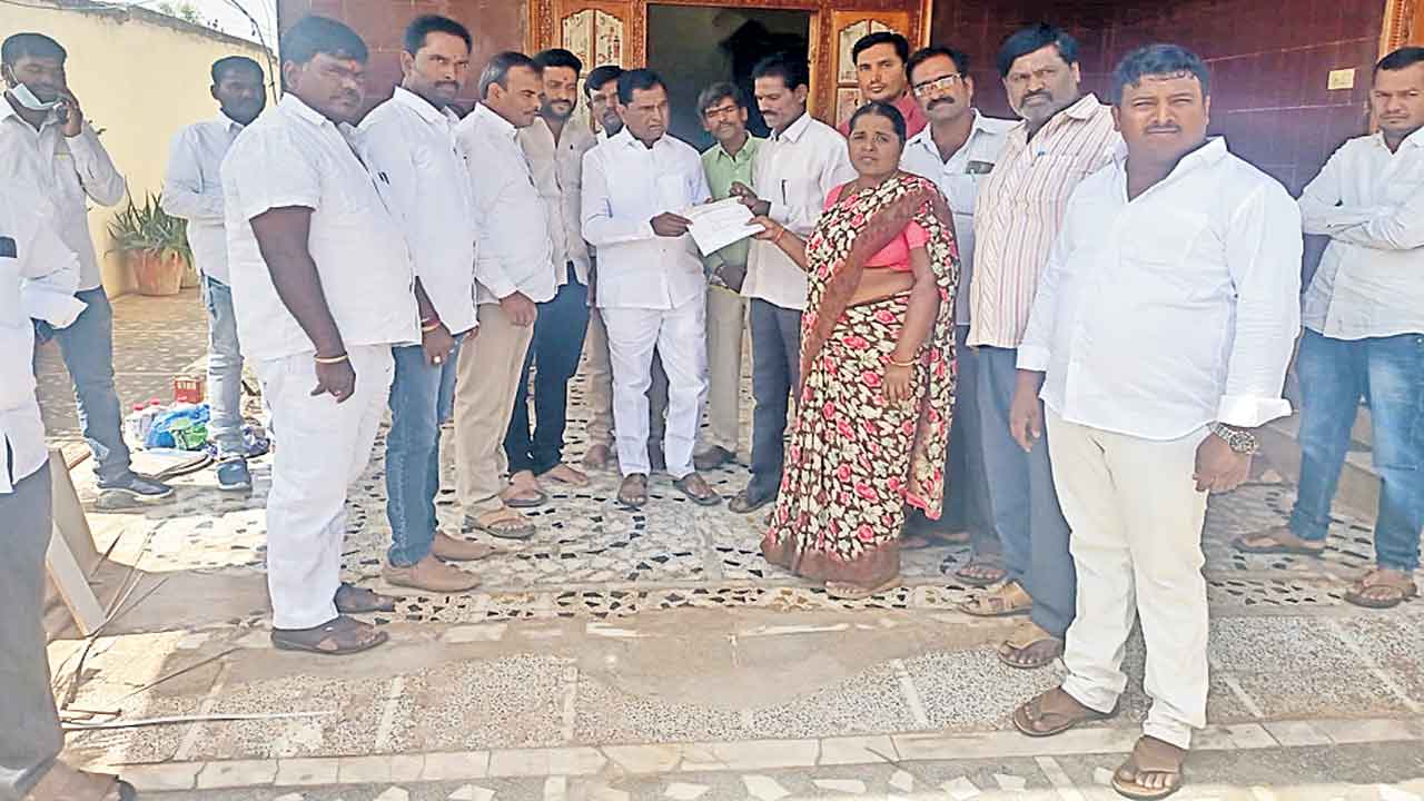 ప్రతి కార్యకర్త కుటుంబానికి టీఆర్‌ఎస్‌ అండ