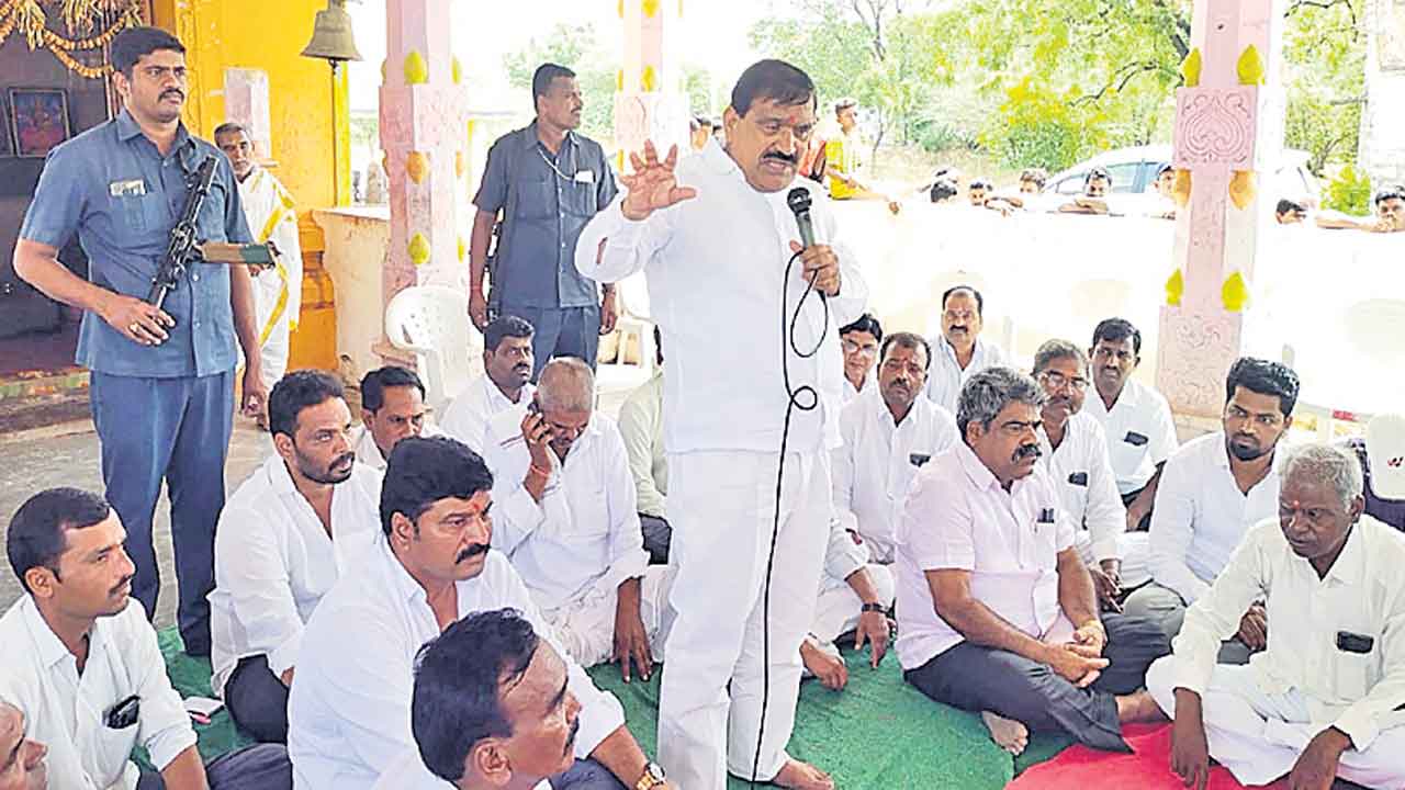 సమస్యల పరిష్కారానికి పల్లెబాట