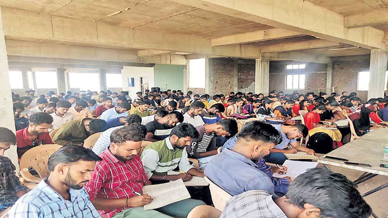 గ్రామీణ యువతకు గోల్డెన్‌ చాన్స్‌