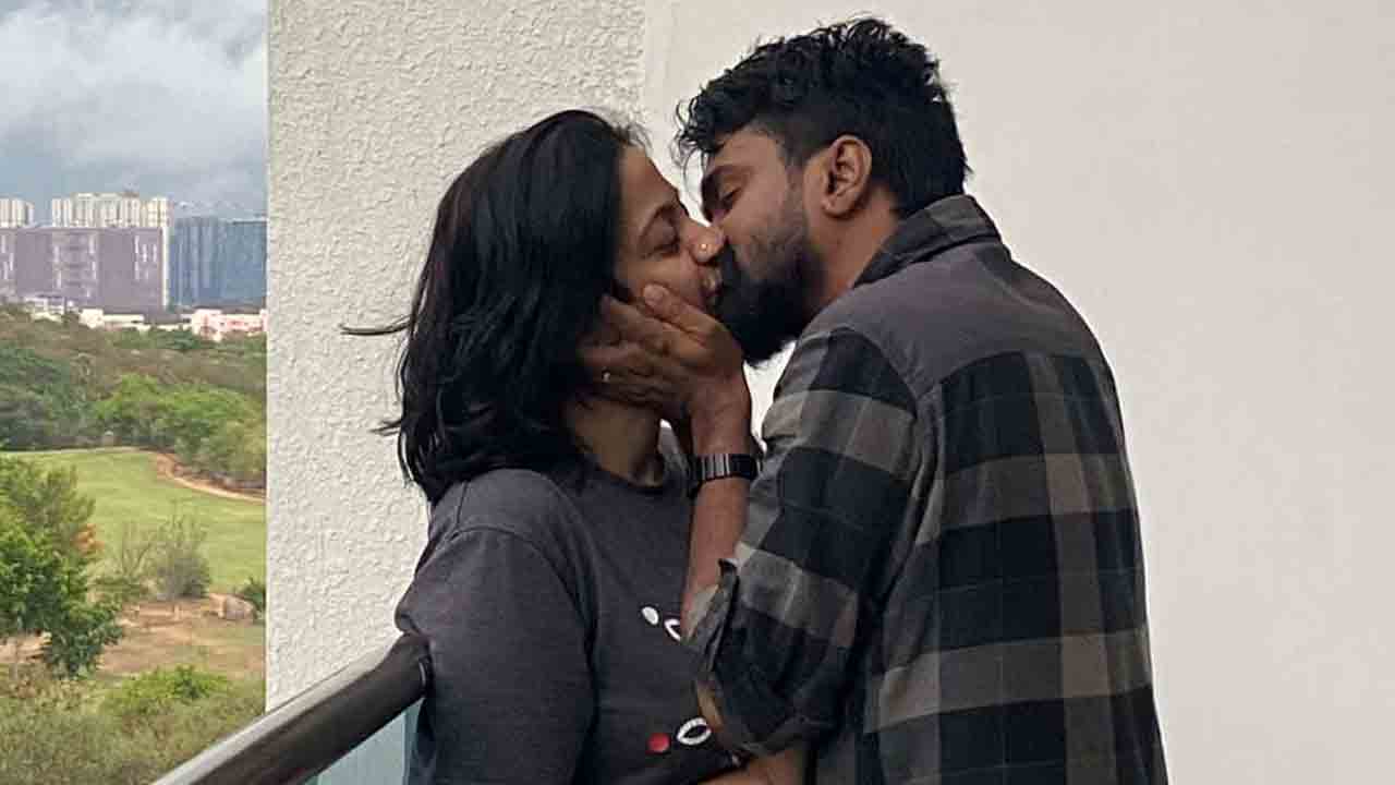 Rahul Ramakrishna | బ్యాచ్‌ల‌ర్ లైఫ్‌కు బైబై..ప్రేయ‌సితో రాహుల్ రామ‌కృష్ణ లిప్ లాక్‌..!