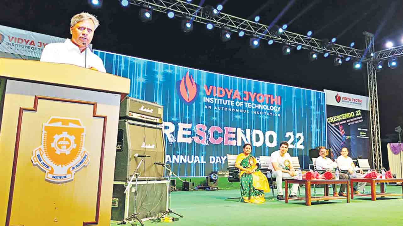 విద్యార్థులు సాంకేతిక నైపుణ్యాన్ని అందిపుచ్చుకోవాలి