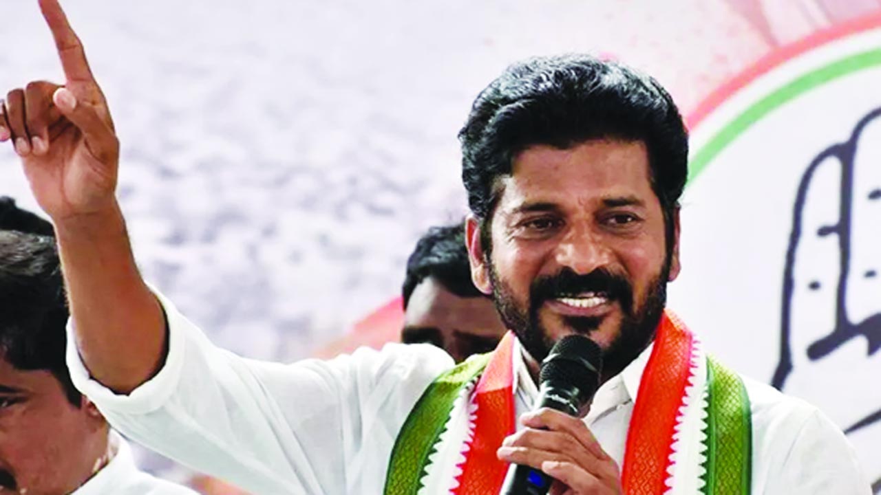 రేవంత్‌పై కాంగ్రెస్‌ బీసీల ఆగ్రహం