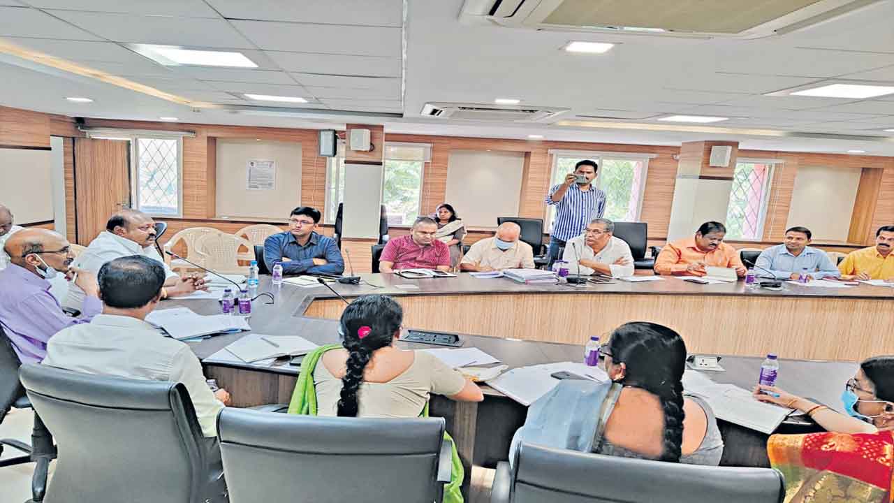 ధాన్యం విషయంలో ఆందోళన వద్దు