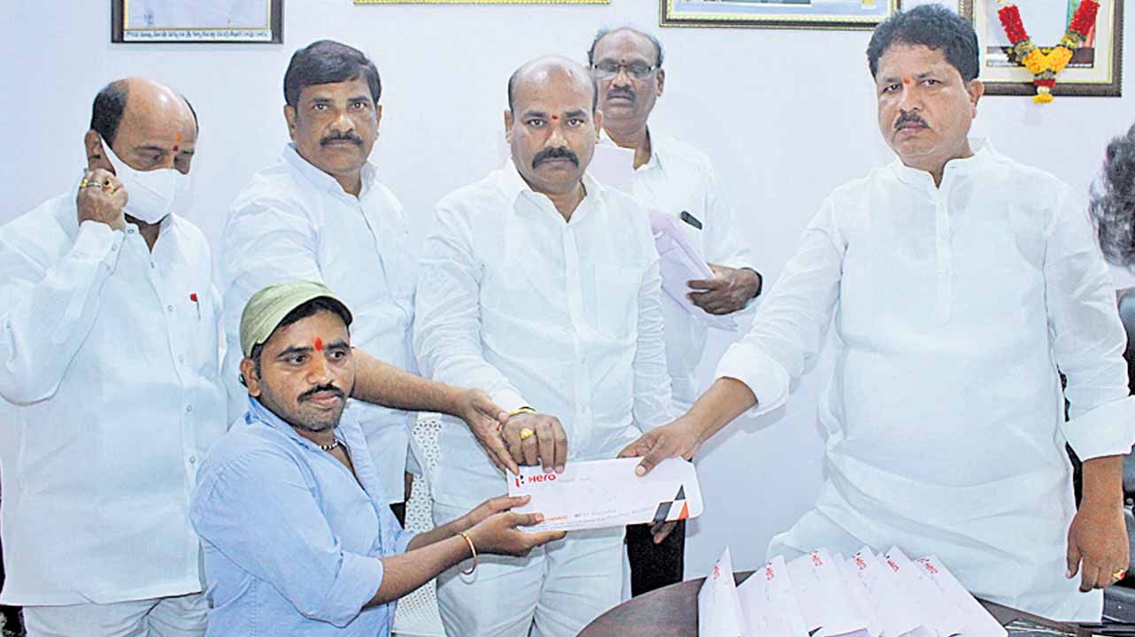 దివ్యాంగుల సంక్షేమానికి కృషి