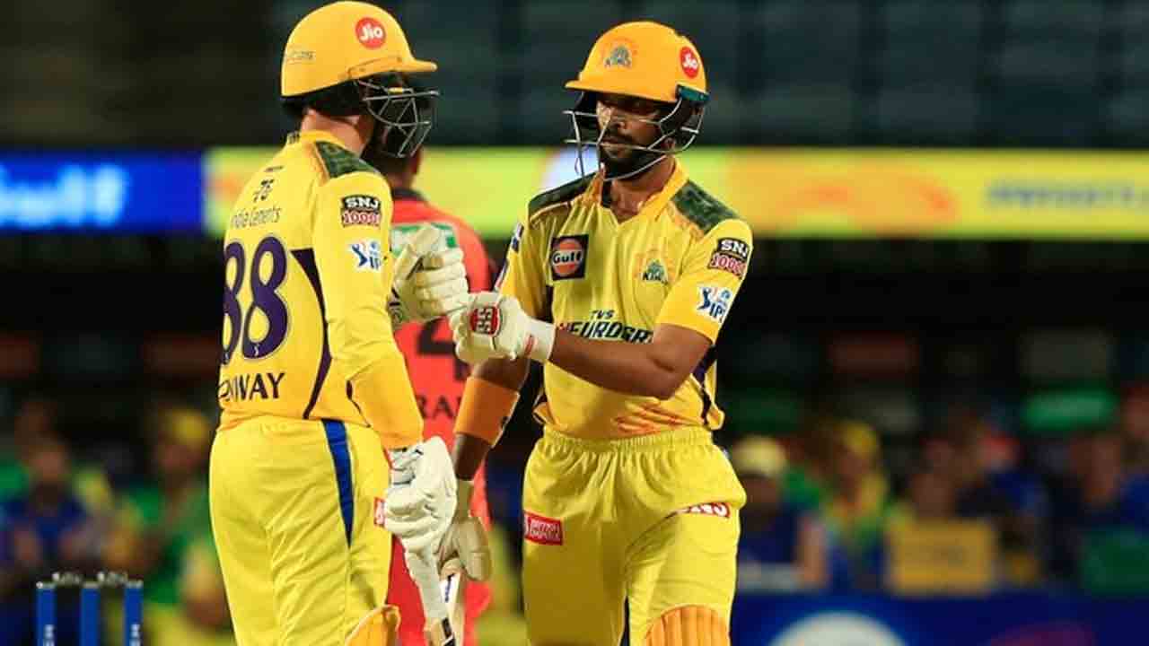 SRH vs CSK | రుతురాజ్ హాఫ్ సెంచరీ.. అదరగొడుతున్న చెన్నై