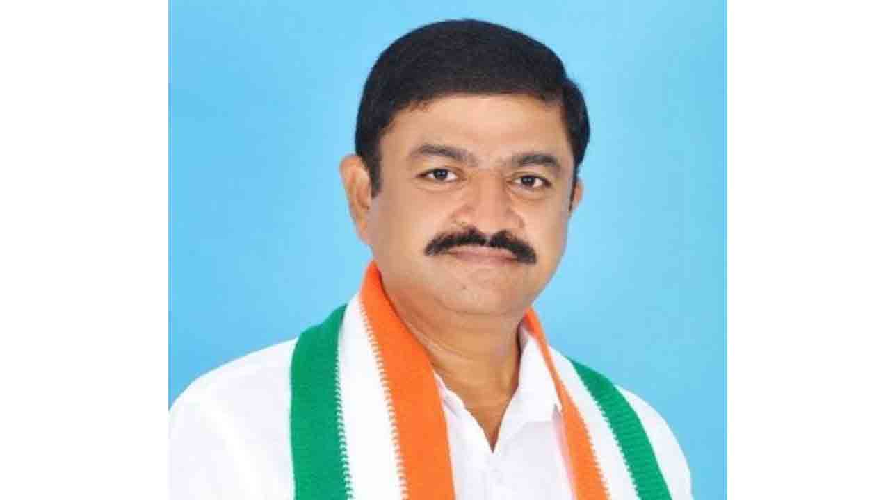 కాంగ్రెస్ అధ్య‌క్షుడి అరాచ‌కం.. నారాయ‌ణ‌పేట్ జిల్లాలో మ‌హిళ‌పై లైంగిక‌దాడి