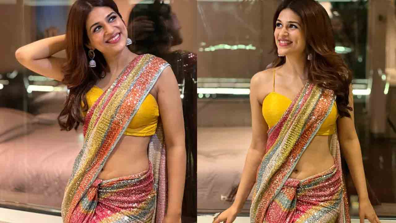 Shraddha Das | ‘చిట్టి న‌డుమునే చూస్తున్నా..చిత్ర‌హింస‌లో చ‌స్తున్నా’