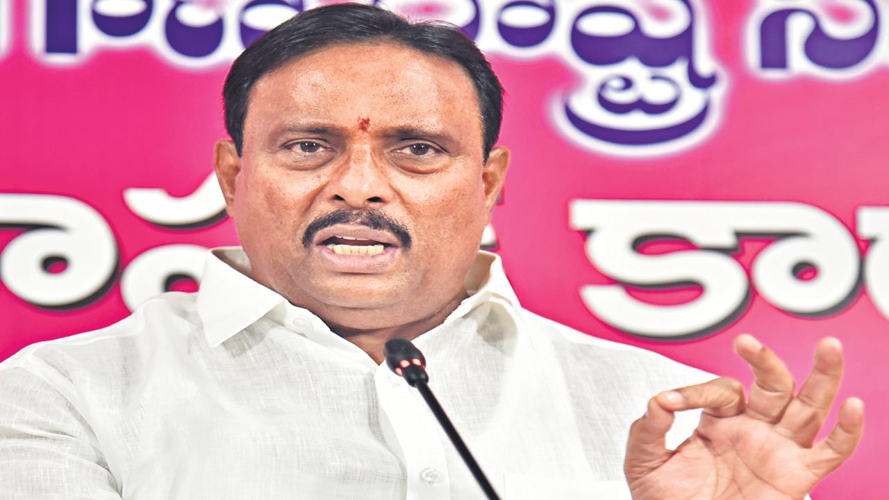 రేవంత్‌ కుల వ్యాఖ్యల్ని కాంగ్రెస్‌ సమర్థిస్తుందా?