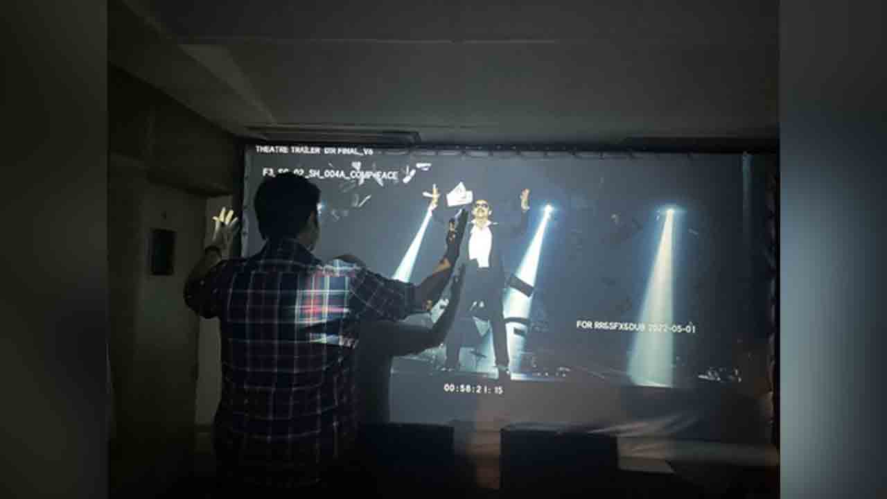 Venkatesh dubbing | డ‌బ్బింగ్ స్టూడియోలో వెంకీ..ప‌క్కా ఎంట‌ర్‌టైన్‌మెంట్‌కు రెడీ