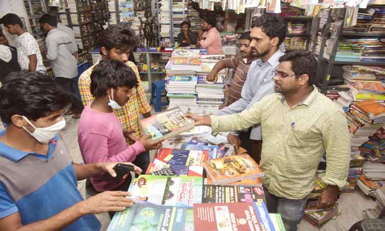 సెకండ్‌ హ్యాండ్‌ పుస్తకాలకు మస్తు గిరాకీ