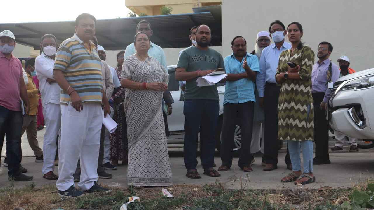 క్రీడా ప్రాంగణాలను త్వరగా ఏర్పాటు చేయాలి