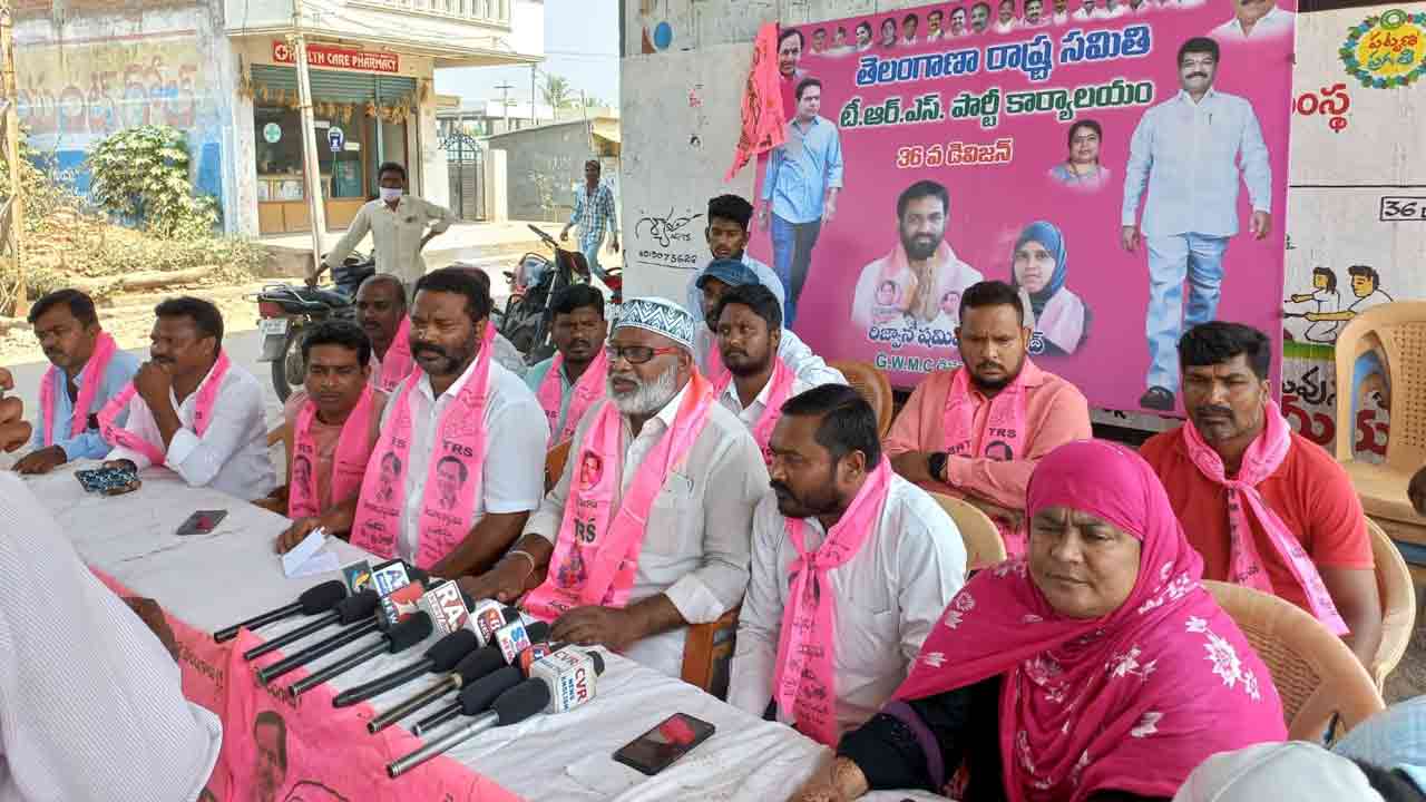 అభివృద్ధిని చూడలేని అంధులు బీజేపీ నాయకులు