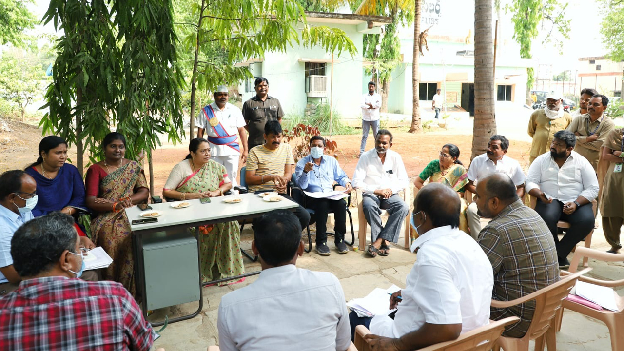 నీటి సరఫరా పెండింగ్‌ పనులు పూర్తి చేయాలి