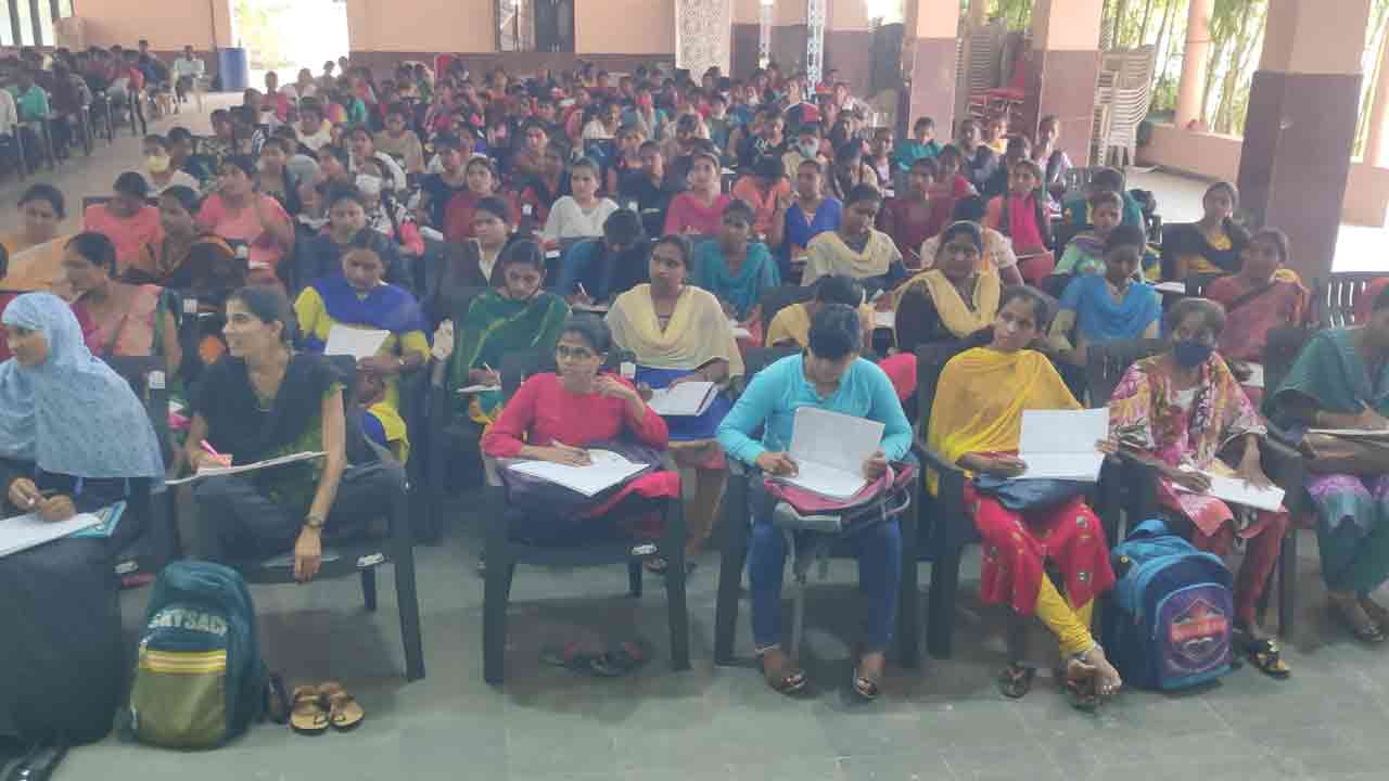 కోలువుల కోలాహలం