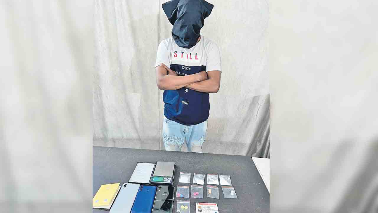 డ్రగ్స్‌ కేసులో నైజీరియన్ అరెస్ట్