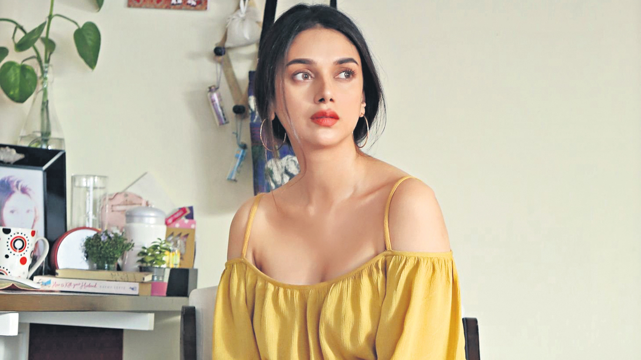 Aditi Rao Hydari | ముంబైలోని అదితీరావ్‌ హైదరీ నివాసం ఎంత బాగుంటుందో తెలుసా!!