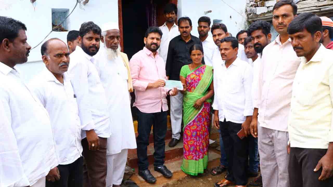 సమస్యలు తీర్చేందుకే ‘మీతో నేను’ : ఎమ్మెల్యే డాక్టర్ ఆనంద్