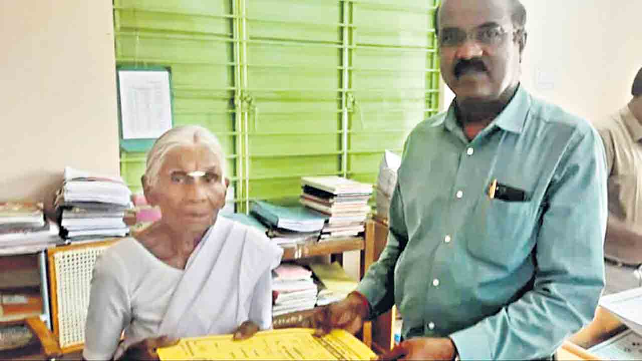 ఇడ్లీ అమ్మకు ఇల్లు..